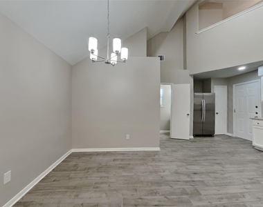 3431 W Rainmill Drive - Photo Thumbnail 7