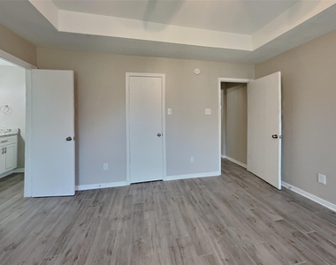 3431 W Rainmill Drive - Photo Thumbnail 9
