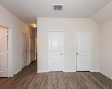 5435 Latta Plantation Lane - Photo Thumbnail 7
