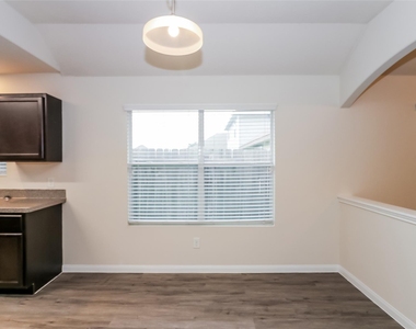 5435 Latta Plantation Lane - Photo Thumbnail 4