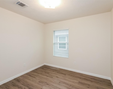 5435 Latta Plantation Lane - Photo Thumbnail 10