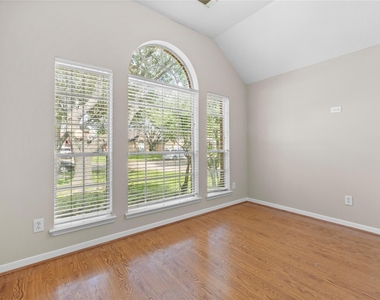 8619 Bridge Park Drive - Photo Thumbnail 26