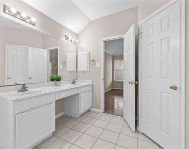 8619 Bridge Park Drive - Photo Thumbnail 20