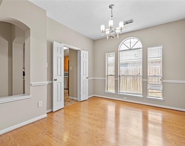 8619 Bridge Park Drive - Photo Thumbnail 6