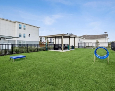 2020 Grandway Drive - Photo Thumbnail 23
