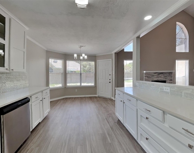 10406 Comanche Springs Court - Photo Thumbnail 4
