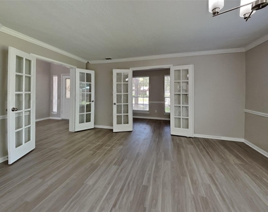 10406 Comanche Springs Court - Photo Thumbnail 6