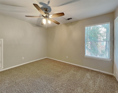 10406 Comanche Springs Court - Photo Thumbnail 14