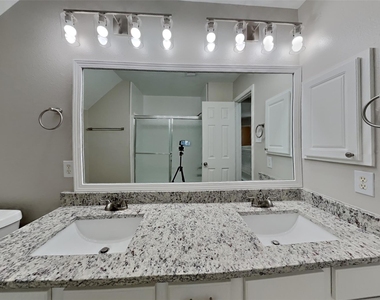 10406 Comanche Springs Court - Photo Thumbnail 16