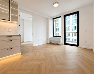 104 Fleet Place - Photo Thumbnail 3