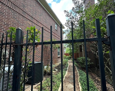 17 Ambleside Crescent Drive - Photo Thumbnail 27
