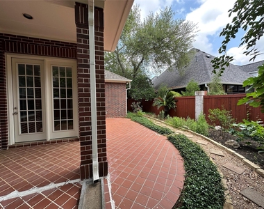17 Ambleside Crescent Drive - Photo Thumbnail 26