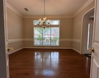 17 Ambleside Crescent Drive - Photo Thumbnail 3