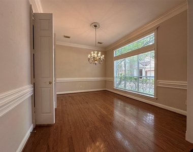17 Ambleside Crescent Drive - Photo Thumbnail 2