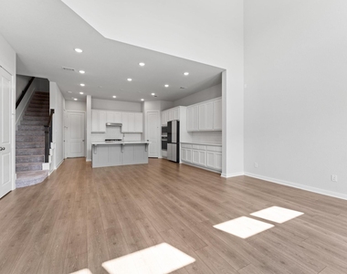 16514 Lake Austin Street - Photo Thumbnail 3