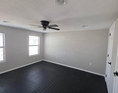 310 Paddock Road - Photo Thumbnail 5