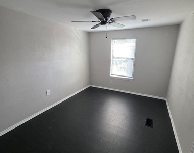 310 Paddock Road - Photo Thumbnail 8