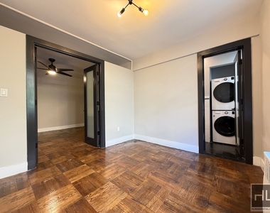 East 58 Street - Photo Thumbnail 1