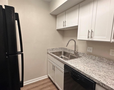 2825 Bellefontaine Street - Photo Thumbnail 2