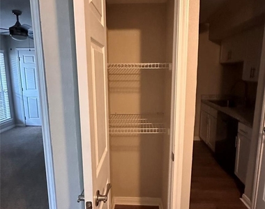 2825 Bellefontaine Street - Photo Thumbnail 3