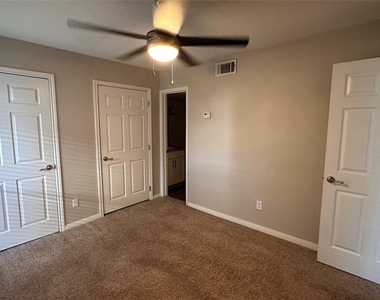 2825 Bellefontaine Street - Photo Thumbnail 6