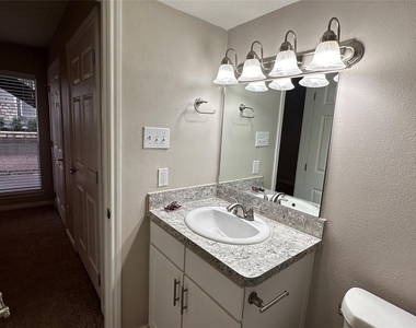 2825 Bellefontaine Street - Photo Thumbnail 7