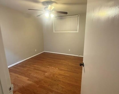 5123 Del Monte Drive - Photo Thumbnail 10