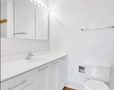 West 87th Street - Photo Thumbnail 4