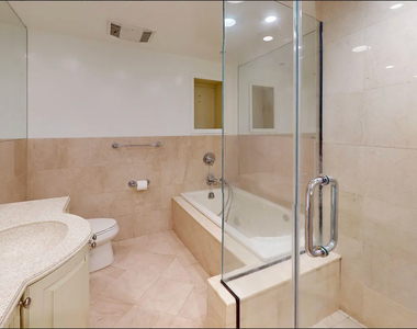 East 63 Street - Photo Thumbnail 12