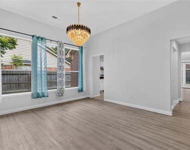 7206 Glen Rosa Drive - Photo Thumbnail 5