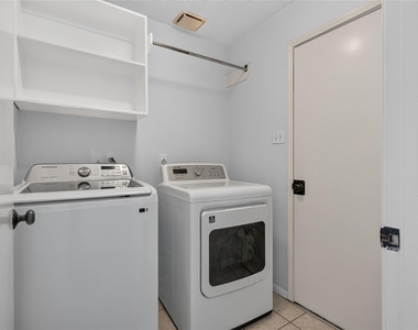 7206 Glen Rosa Drive - Photo Thumbnail 12