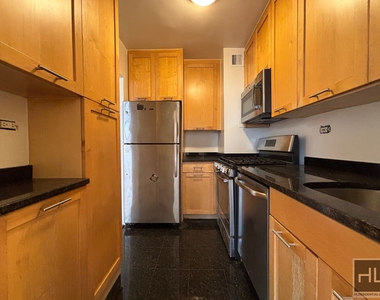 East 79th Street - Photo Thumbnail 2