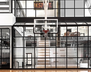 West 57th Street - Photo Thumbnail 13