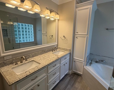 1523 Glen Oaks Drive - Photo Thumbnail 6