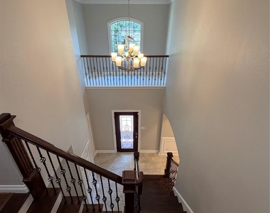 1523 Glen Oaks Drive - Photo Thumbnail 10