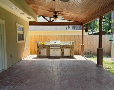 1523 Glen Oaks Drive - Photo Thumbnail 22