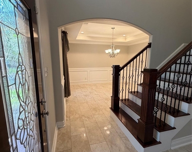 1523 Glen Oaks Drive - Photo Thumbnail 12