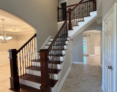 1523 Glen Oaks Drive - Photo Thumbnail 11