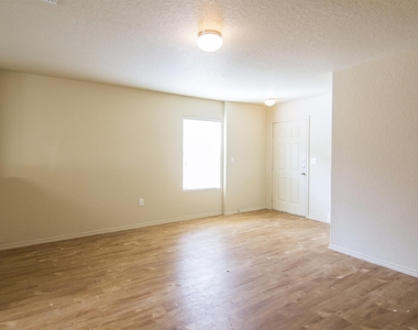 3631 Apache Meadows Drive - Photo Thumbnail 8