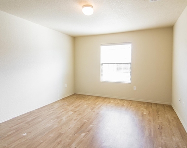 3631 Apache Meadows Drive - Photo Thumbnail 11