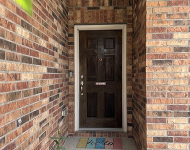 30723 Legends Ridge Dr - Photo Thumbnail 4