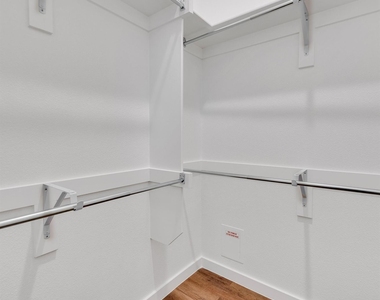 2709-803 Rockhill Road - Photo Thumbnail 15