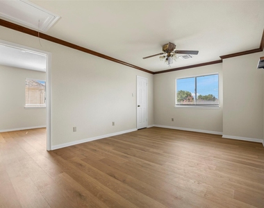 4922 Moss Run Drive - Photo Thumbnail 21