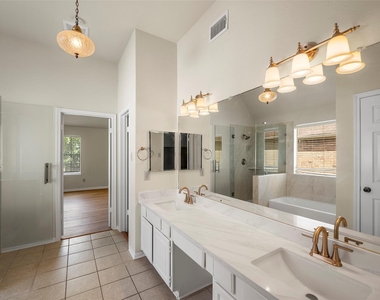 4922 Moss Run Drive - Photo Thumbnail 34