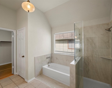 4922 Moss Run Drive - Photo Thumbnail 32