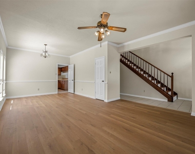 4922 Moss Run Drive - Photo Thumbnail 6