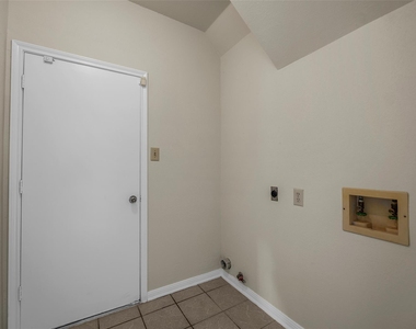 4922 Moss Run Drive - Photo Thumbnail 10