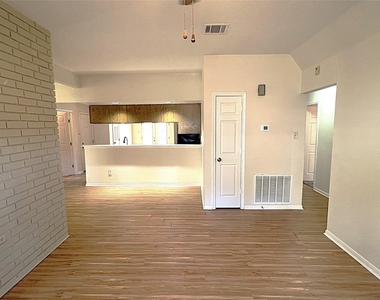 3307 Golden Willow Drive - Photo Thumbnail 5
