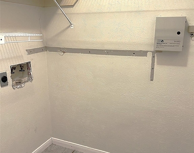 3307 Golden Willow Drive - Photo Thumbnail 24