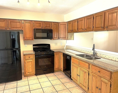 3307 Golden Willow Drive - Photo Thumbnail 10